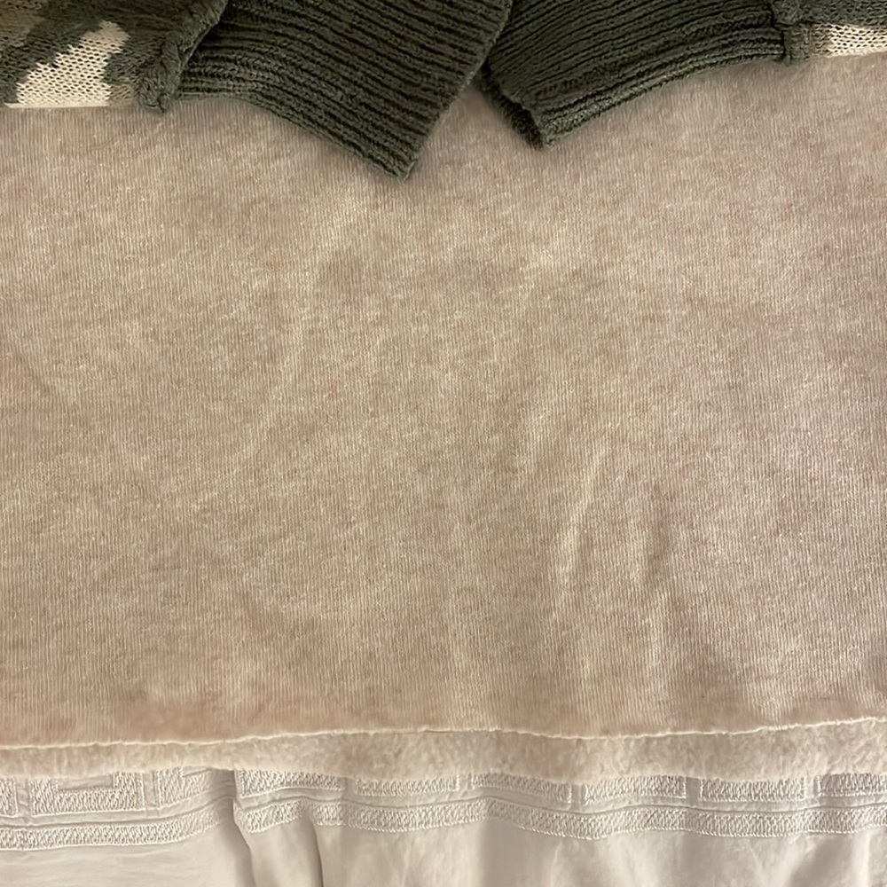 NWT crew neck - Picture 4 of 4